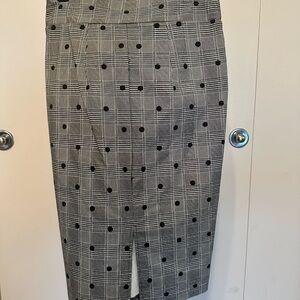 Stylish Black and White Checkered Pencil Skirt